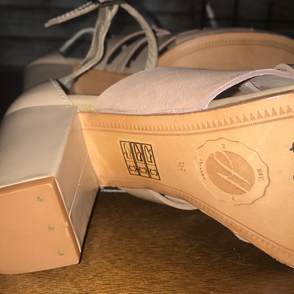 H by HUDSON London England High End Leather Heels - Picture 6 of 8